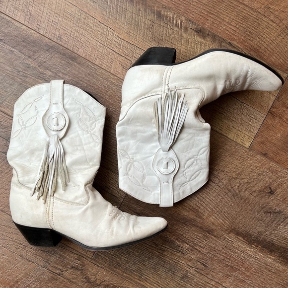 Laredo Shoes Vintage Laredo White Fringe Leather Cowboy Boots Size